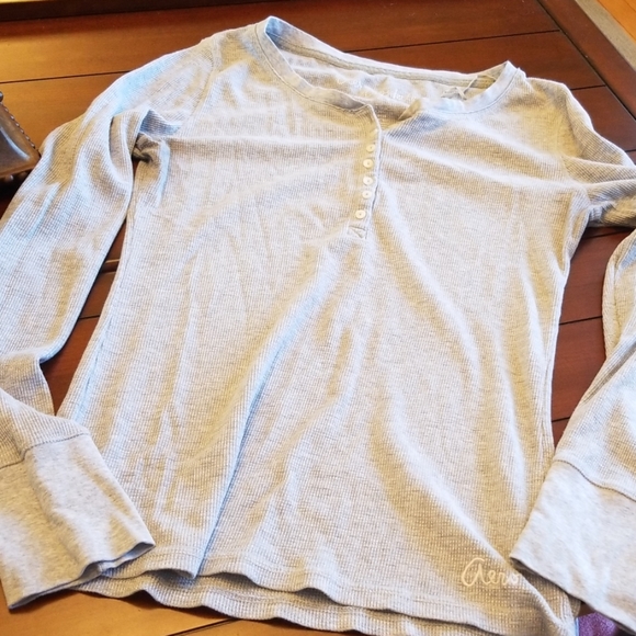 Aeropostale Tops - AEROPOSTALE 😍 RIBBED TEE